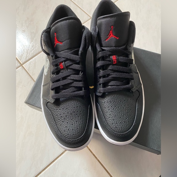 SOLD ON EBAY - NEW Air Jordan 1 Low SE Brushstroke - Black- Size 10.5 US - Picture 5 of 8